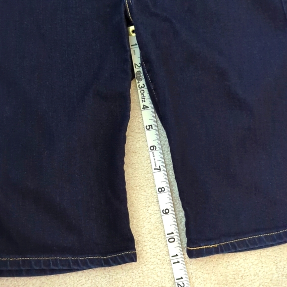 Levi's mid-rise Bermuda dark indigo denim shorts 27 - Picture 6 of 8